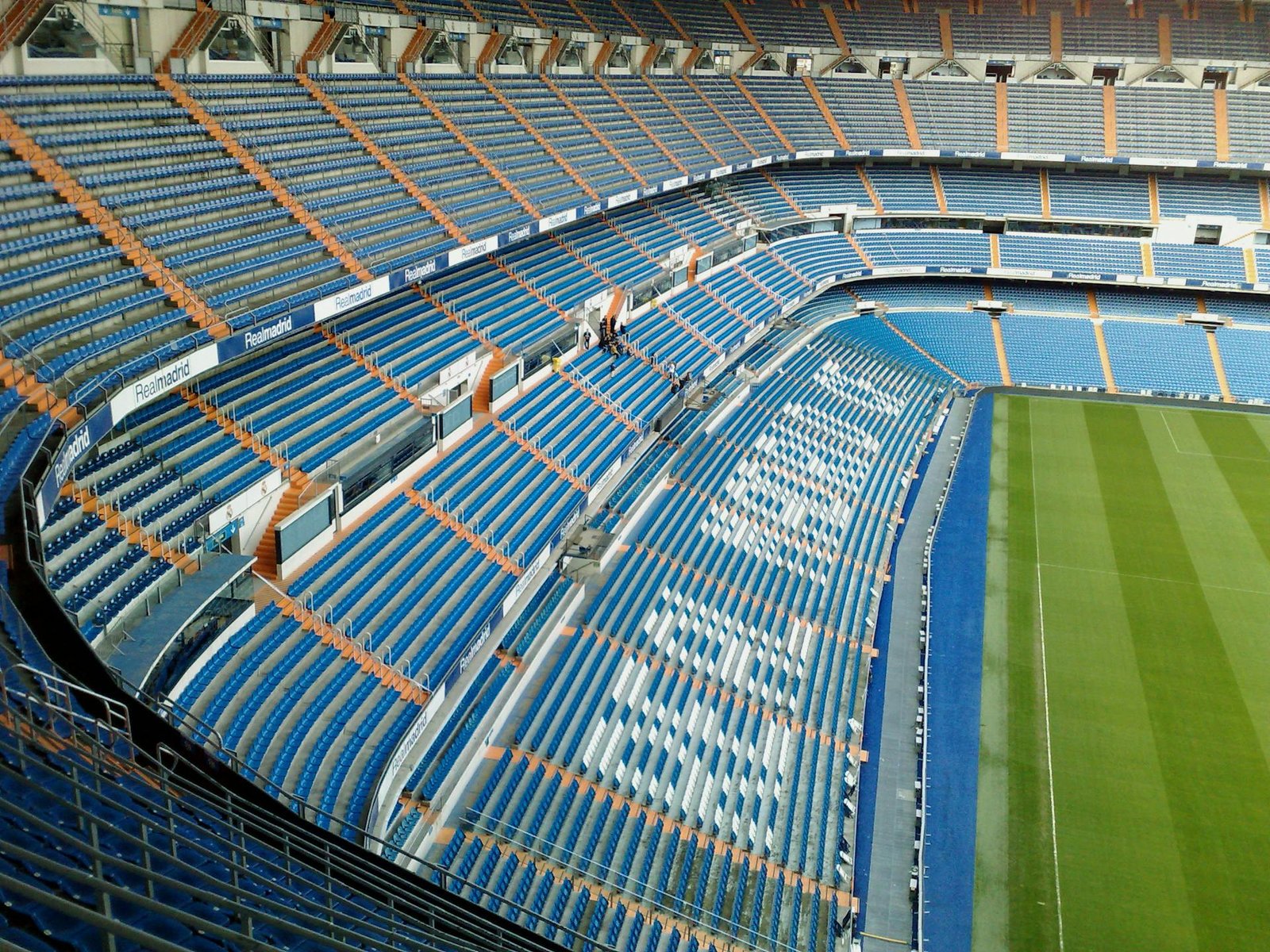 ريال مدريد يكتسح سالزبورغ بخماسية في دوري أبطال أوروبا